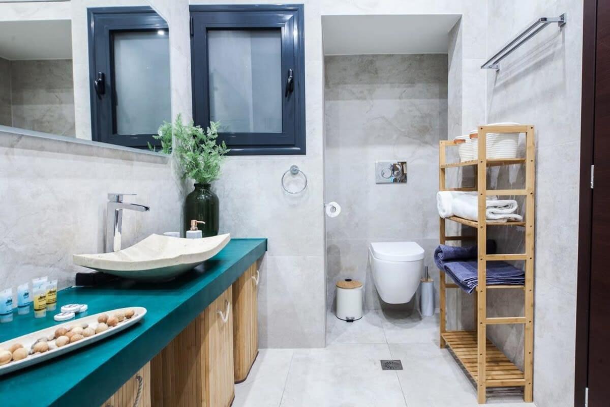 Beautiful Elegant Apartment Next To Monastiraki Atény Exteriér fotografie